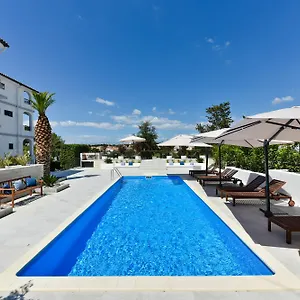 Mediterraneo Garden , Petrcane Croatia